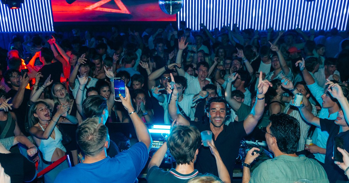 Split Nightlife for Groups: Clubs, Boat Parties and How a Night Runs