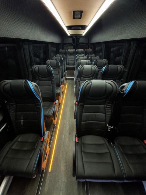Airport Transfer until 20 people
